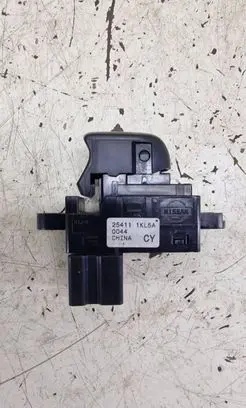 Nissan Juke I F15 Electric window control switch 254111KL5A
