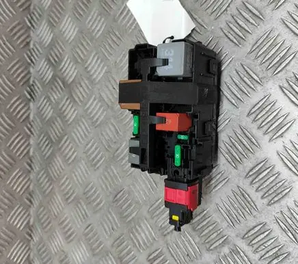 Peugeot 2008 II Fuse module 9812661980