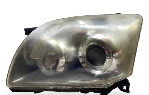 Toyota Avensis T250 Headlight/headlamp 8117005190