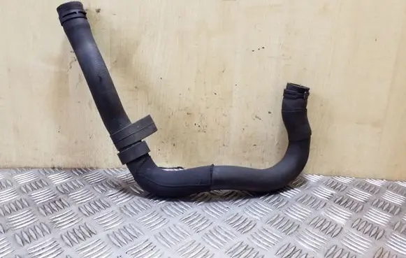 Volkswagen Tiguan Engine coolant pipe/hose