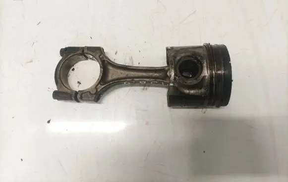 Toyota Previa (XR30, XR40) II Piston with connecting rod