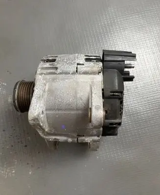 Dacia Duster II Generator/alternator 231006293R A4209064900 2722638C