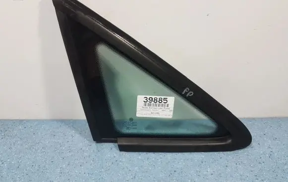 Volkswagen Touran I Front door vent window glass four-door 