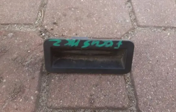 Ford Mondeo MK IV Tailgate opening switch 