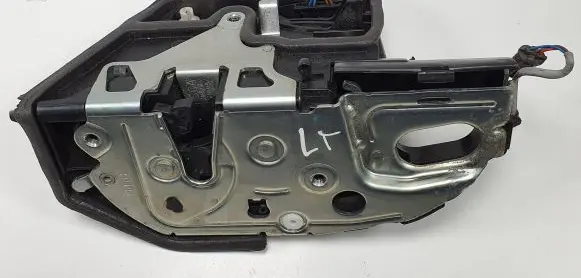BMW X6 E71 Rear door lock 7167587