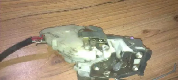 Honda Jazz Front door lock