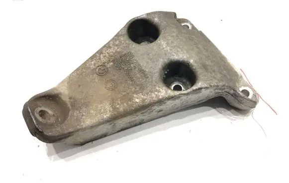BMW 3 F30 F35 F31 Engine mounting bracket 6784823