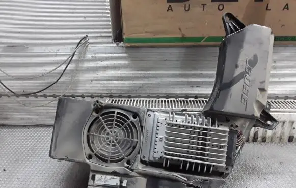 Audi A4 S4 B6 8E 8H Subwoofer speaker 8E0035382B