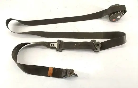Ford Focus Front seatbelt 04167016