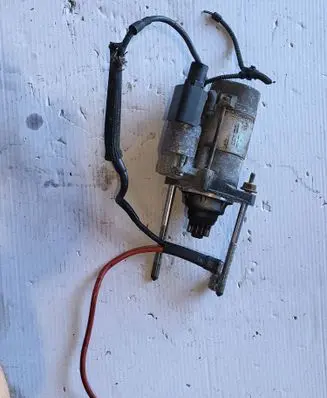 Volkswagen PASSAT B6 Starter motor DSN1461 4380800241