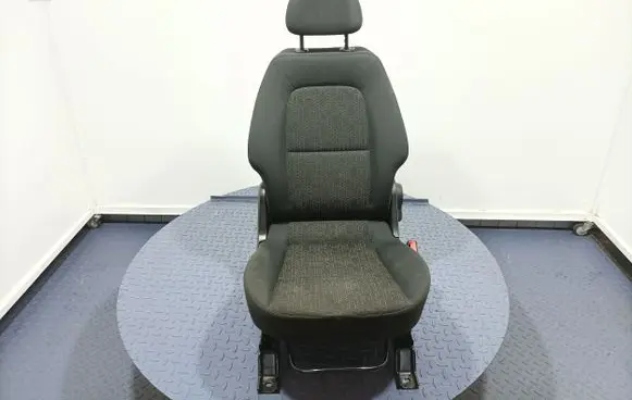 Mitsubishi Colt Front passenger seat 
