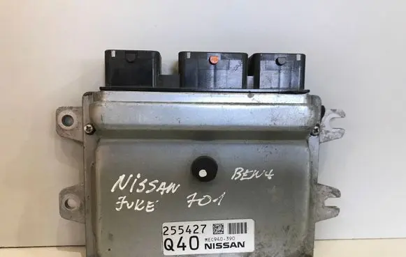 Nissan Juke I F15 Engine control unit/module MEC940390 255427Q40