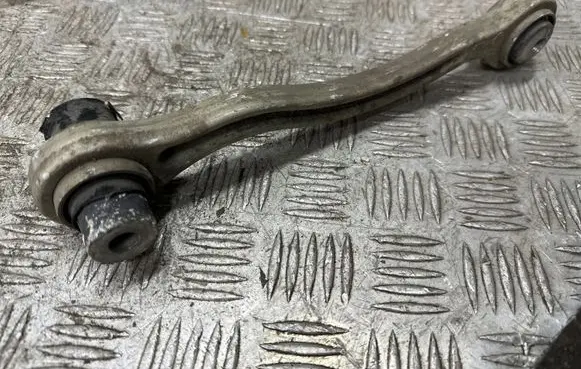 Mercedes-Benz C W204 Rear upper control arm/wishbone