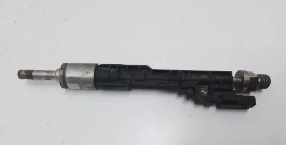 BMW 7 F01 F02 F03 F04 Fuel injector 7599876