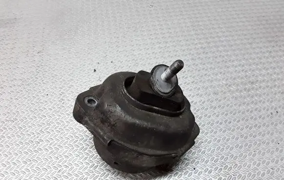 BMW X5 E53 Engine mount bracket 675844401