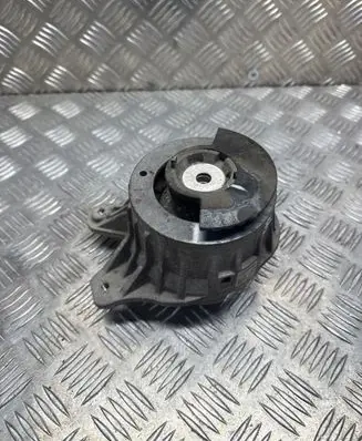 Engine mount bracket