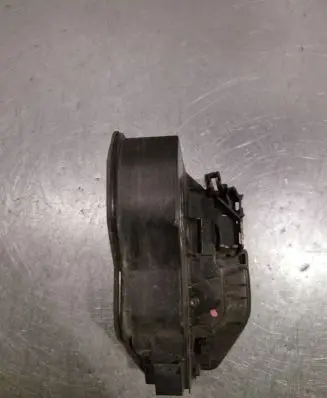 BMW X3 E83 Front door lock 7167068