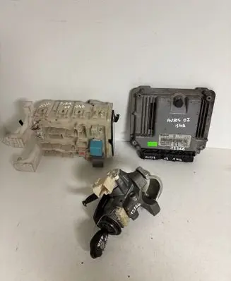Toyota Auris 150 Engine ECU kit and lock set 0281013413 8966102E10 1039S16056