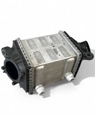 BMW M5 Intercooler radiator 7843123CZ