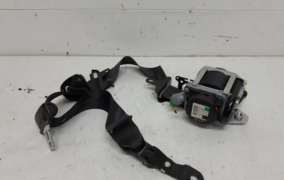 Volvo V60 Front seatbelt 616155800 P39818843 39818843