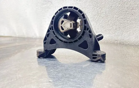 Opel Insignia A Engine mount bracket 13227769