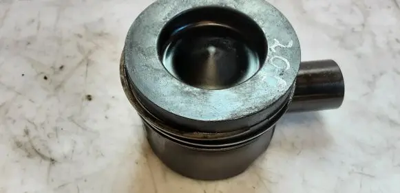 Audi Q7 4M Piston 0832GA 6R1