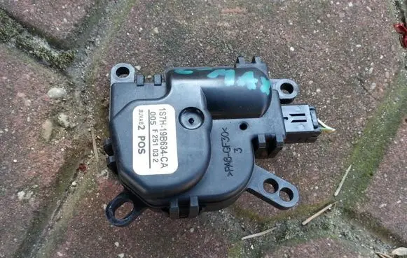 Ford Focus C-MAX A/C air flow flap actuator/motor 