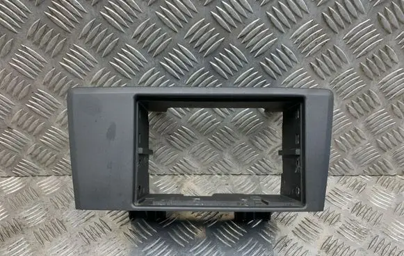 Volvo V70 Radio/GPS head unit trim 9184996