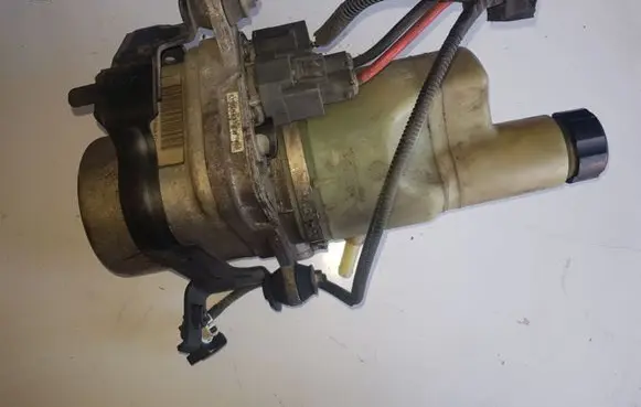 Volvo V50 Power steering pump 5N513K514CA
