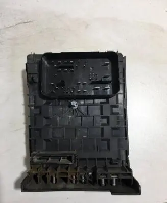 Volkswagen Golf V Fuse module 1K0937125A