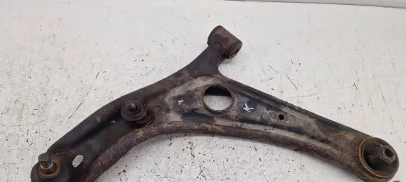 Toyota Yaris Front lower control arm/wishbone