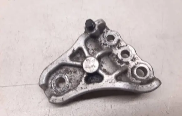 Hyundai i30 Engine mounting bracket
