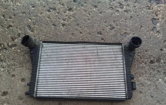 Volkswagen PASSAT B6 Intercooler radiator 1K0145803L