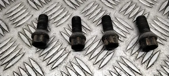 Nuts/bolts