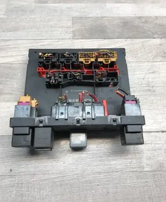 Volkswagen PASSAT B6 Comfort/convenience module H52S2002 F005V00630 3C0937049AD