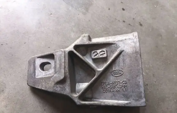 Land Rover Range Rover Sport L494 Engine mounting bracket CPLA6037CB