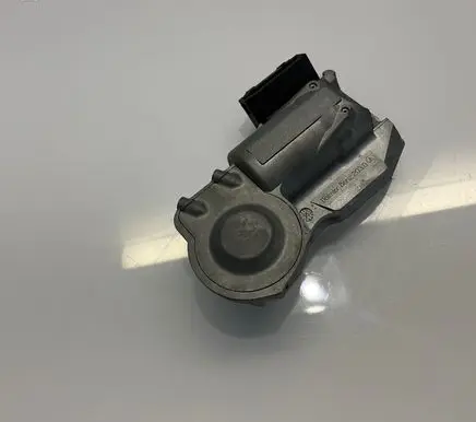 Mercedes-Benz E W211 Steering wheel lock A2034621130 8112006 2034621130