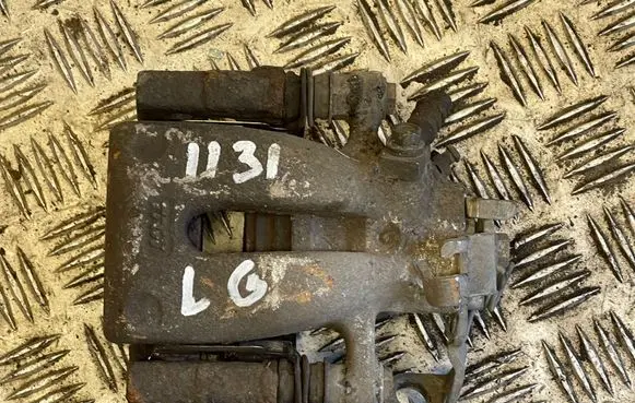 Opel Zafira B Rear brake caliper