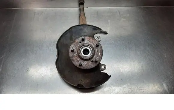 Honda CR-V Front wheel hub spindle knuckle