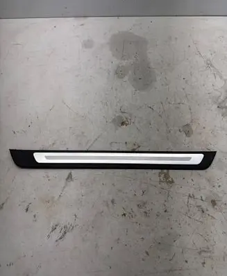 Front sill trim cover