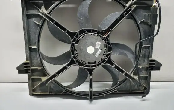 Mercedes-Benz R W251 Radiator cooling fan shroud 6726010002