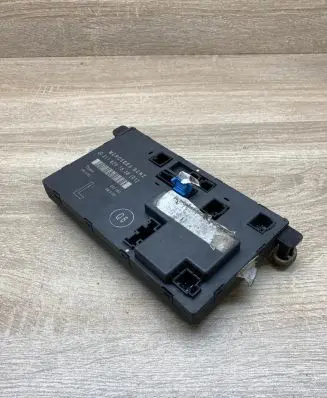 Mercedes-Benz E W211 Door control unit/module 2118207526 351162