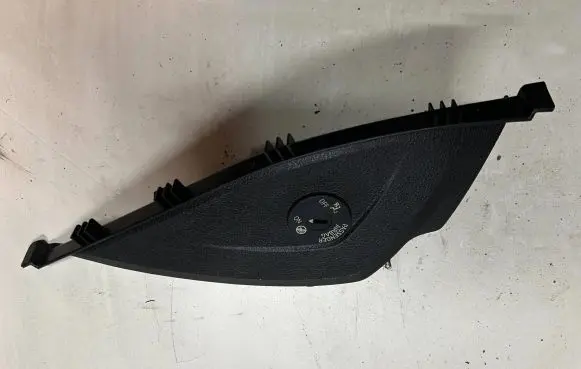 BMW 4 F36 Gran coupe Dashboard side end trim 9218553
