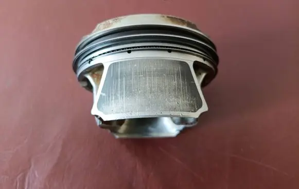 Piston