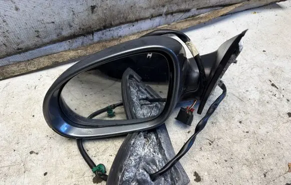 Volkswagen Golf V Front door electric wing mirror 1K5857933