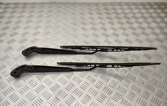 Mini One - Cooper Coupe R56 Front wiper blade arm