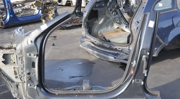 Volvo S90, V90 Side car body part 