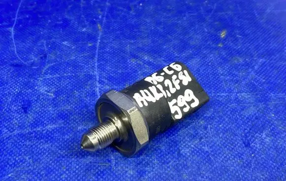 Audi A6 S6 C6 4F Fuel pressure sensor 06D906051A