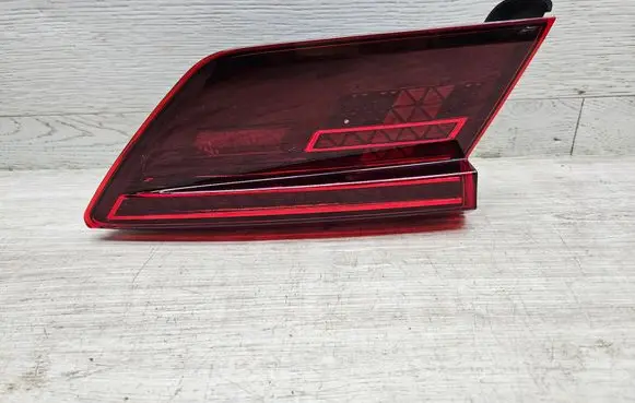 Volkswagen Tiguan Rear/tail lights 5NA945307D