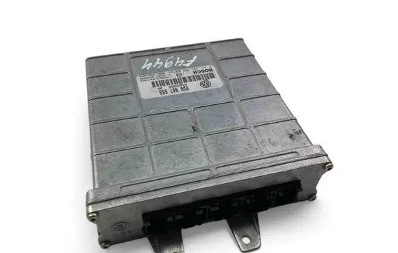 Volkswagen PASSAT B5 Engine control unit/module ECU 8D0907558 0261204502